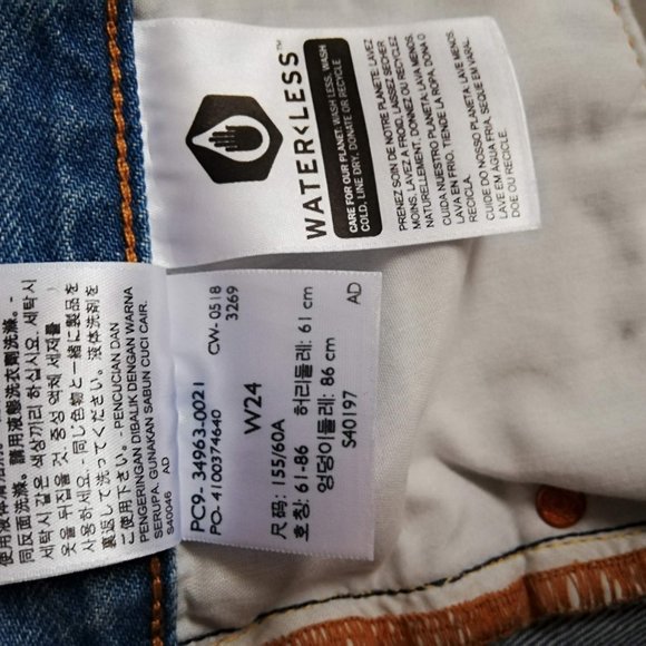 Levi's Denim Skirt - Picture 2 of 4